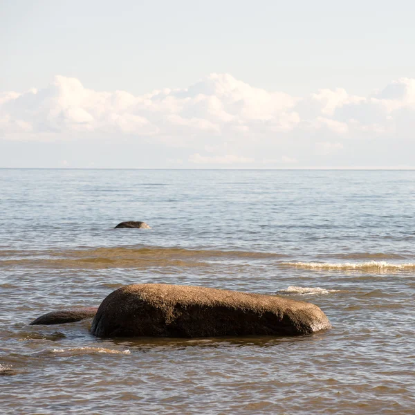 Rocky beach in the baltic sea — Stock Photo, Image