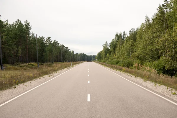 Jazdy puste autostrady w lecie — Zdjęcie stockowe