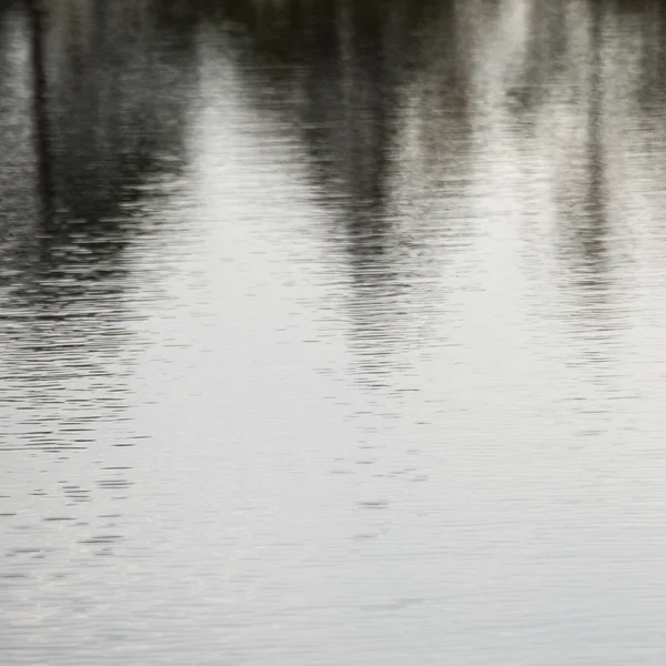 Abstracte weerspiegeling van kleurrijke herfst landschap — Stockfoto