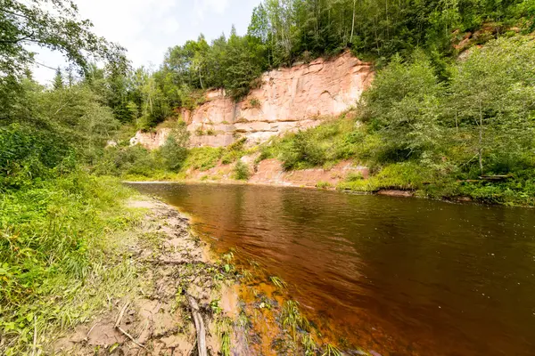 View to the Mountain river with Flowing Water Stream and sandsto — Stock Photo, Image