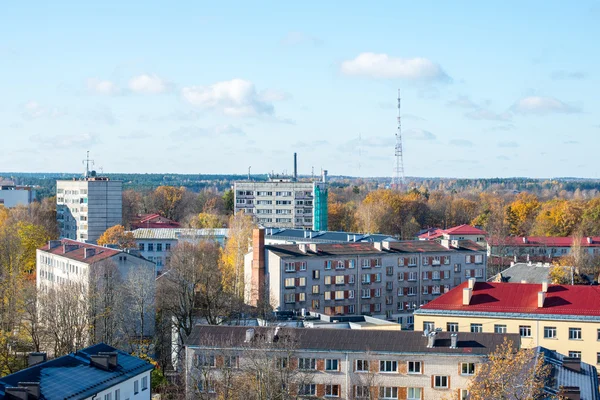 Kleine stad panoramisch uitzicht van bovenaf in het najaar — Stockfoto