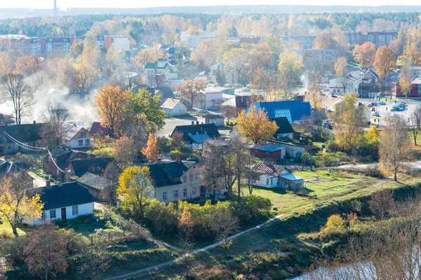 Kis város panoráma a fenti őszén — Stock Fotó