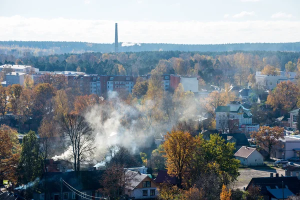 小镇全景从上面在秋天 — 图库照片