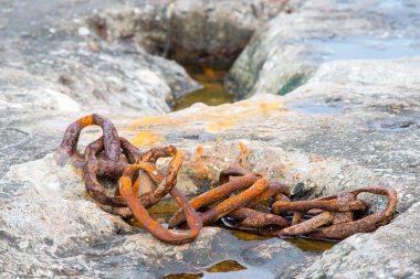 Eski yapılar paslı metal parça