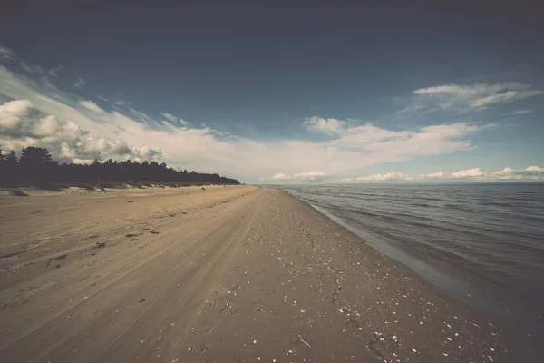 Skyline praia com areia e perspectiva. Vindima . — Fotografia de Stock