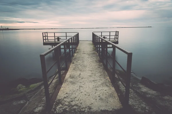 Old bridge with rusty metal rails. Vintage. — Stock Photo, Image