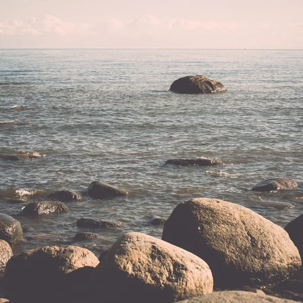 在波罗的海的石滩。年份. — 图库照片
