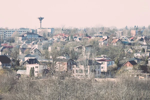 Liten stad panoramavy från ovan i höst. Vintage. — Stockfoto