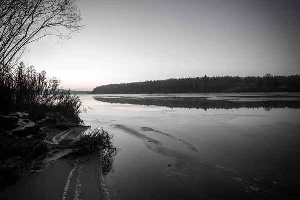 Beautiful winter landscape with frozen lake. vintage — Stock Photo, Image