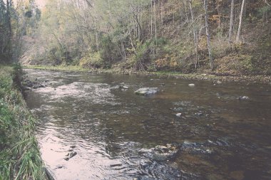 dağ nehir kayalar ve kumtaşı - retro, vintage
