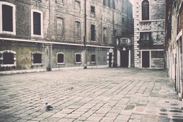 Vista de la calle en italia - retro, vintage —  Fotos de Stock