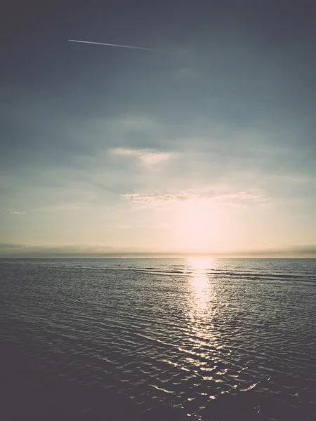 海で太陽の反射レトロ、ビンテージ — ストック写真
