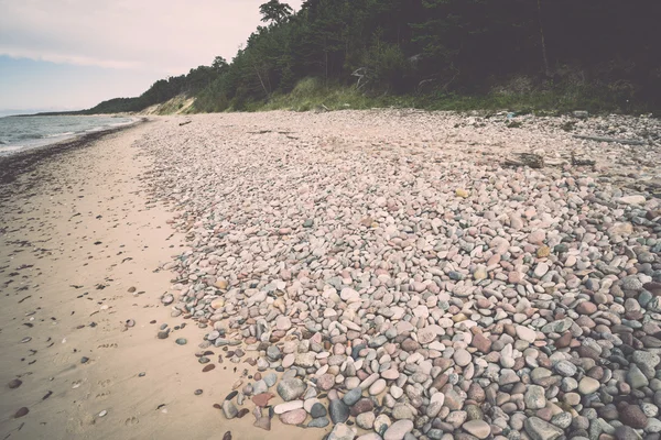 Stenig strand i Östersjön - retro, vintage — Stockfoto