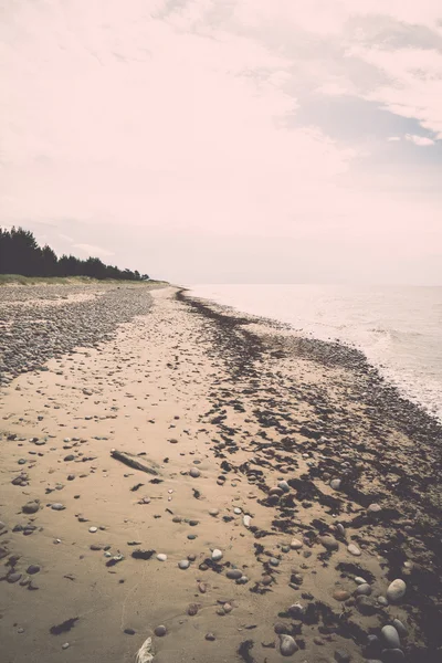 Stenig strand i Östersjön - retro, vintage — Stockfoto