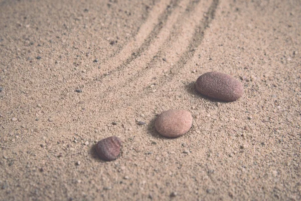 Zen Garden Sandwellen und Felsskulpturen - Retro, Vintage — Stockfoto