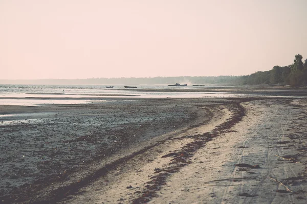 Strand skyline met zand en perspectief - retro, vintage — Stockfoto