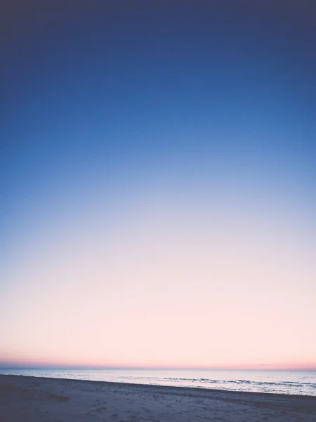 Cielo nocturno con estrellas en la playa. vista del espacio. - retro, vintage — Foto de Stock