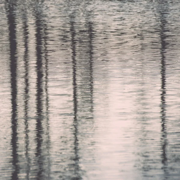 Reflexão abstrata da paisagem de outono colorido - retro, vintag — Fotografia de Stock