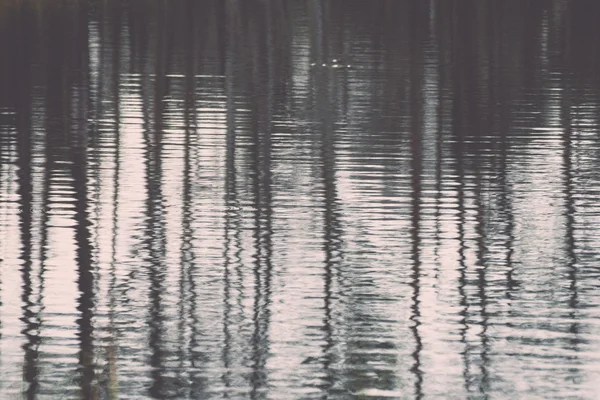 Reflexão abstrata da paisagem de outono colorido - retro, vintag — Fotografia de Stock