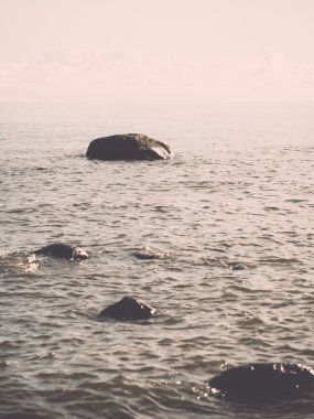 Baltık Denizi - kayalık plaj retro, vintage