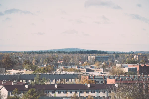 Malé město panoramatický pohled shora na podzim - retro, vint — Stock fotografie