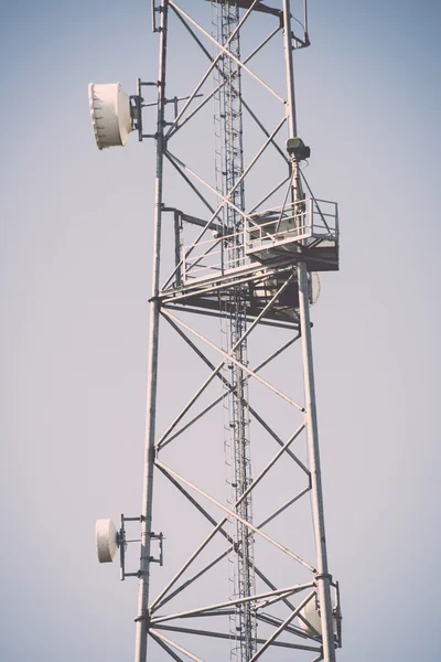 Torre alta com antena - retro, vintage — Fotografia de Stock