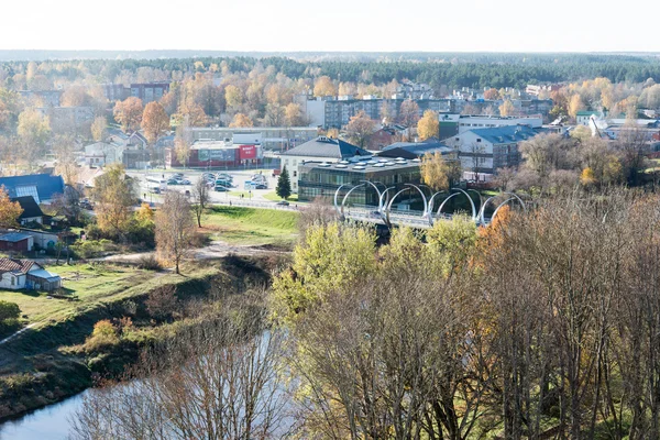 拉脱维亚农村城市鸟瞰图。瓦尔米耶拉 — 图库照片