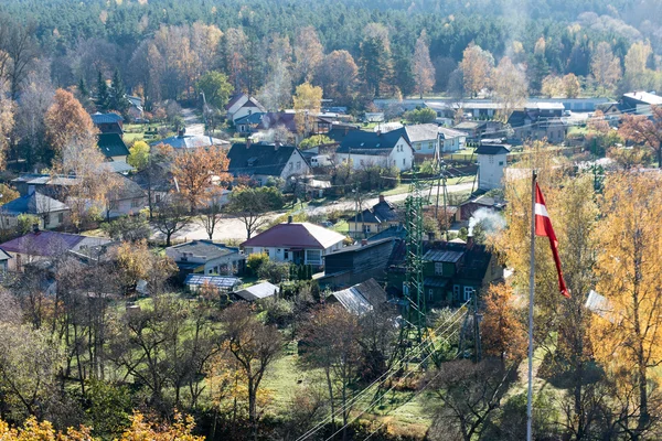 Légifelvételek vidéki város Lettországban. Valmiera — Stock Fotó