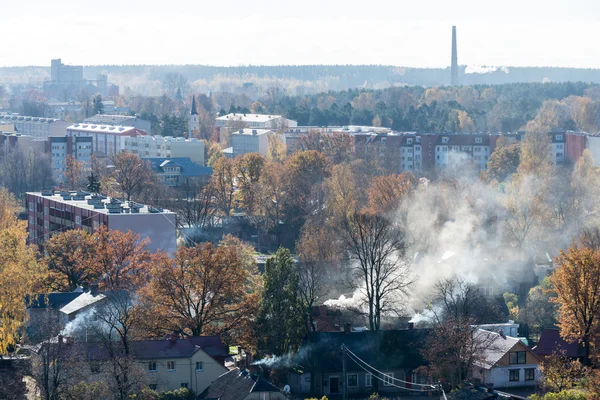 Légifelvételek vidéki város Lettországban. Valmiera — Stock Fotó