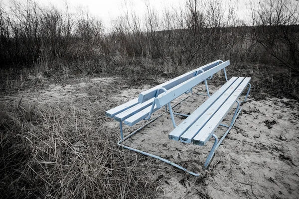 mavi plaj dunes - retro vintage bir görünüm bankta