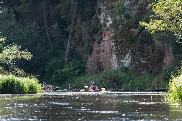 Tourists enjoying water sports, kayaking — Stock Photo, Image