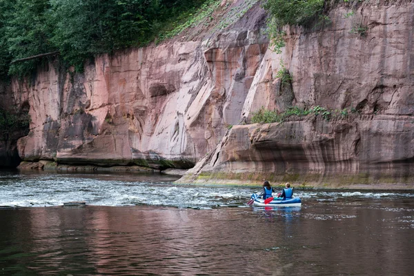 Tourists enjoying water sports, kayaking — Stock Photo, Image