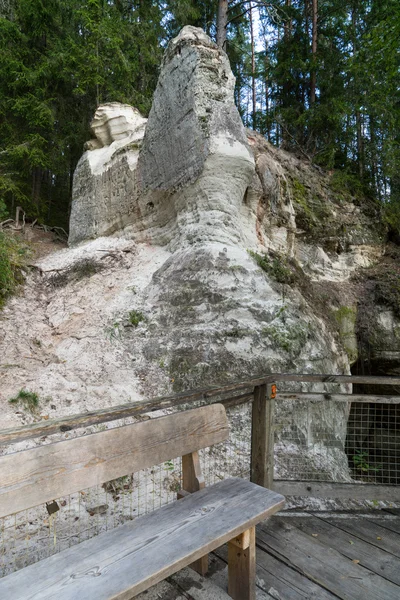 Ancient sandstone cliffs in the Gaujas National Park, Latvia — Stock Photo, Image