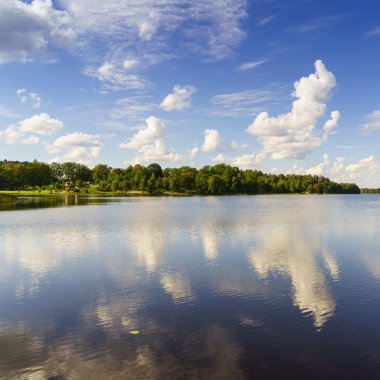 boardwalk Gölü bulutlarda yansıması