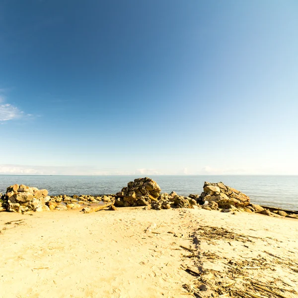 Beach skyline with sand and perspective — Stock Photo, Image