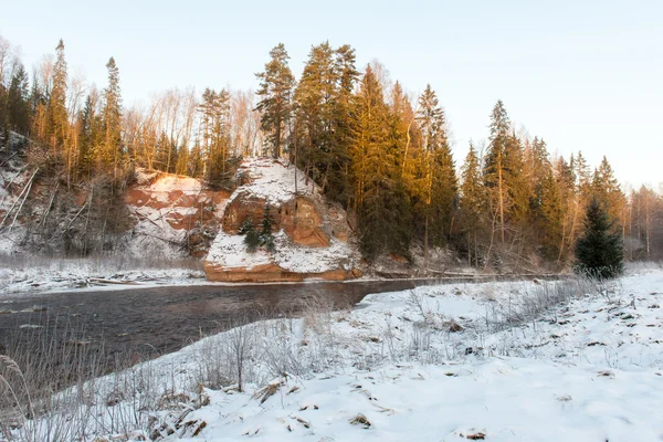 Gelé hiver rivière paysage — Photo