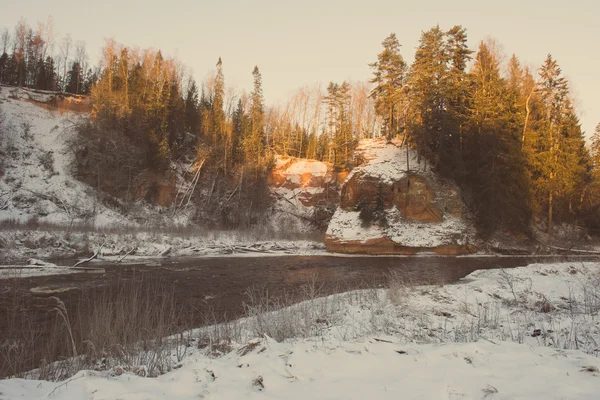 Paysage fluvial hivernal gelé - vintage rétro — Photo