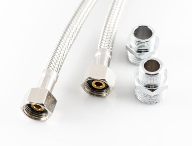 Elastik metal elyaf su boru konektörler ile