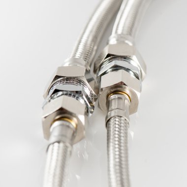 Elastik metal elyaf su boru konektörler ile