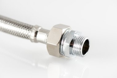 Elastik metal elyaf su boru konektörler ile