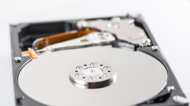 bilgisayar sabit disk sürücüsü