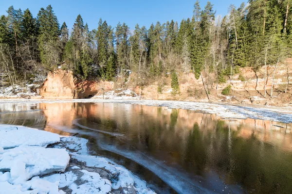 Frozen river in winter — Stock Photo, Image