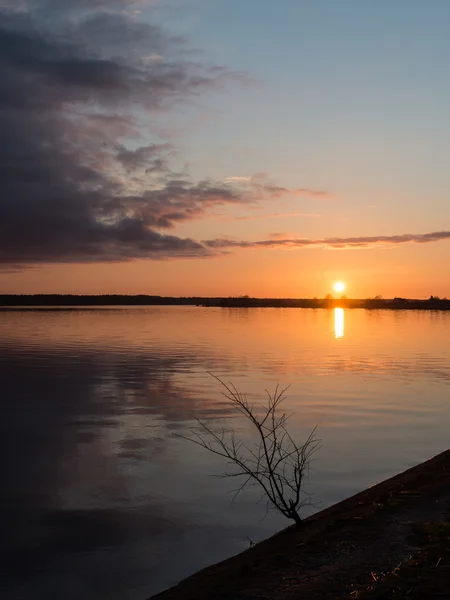 Puesta de sol sobre el mar — Foto de Stock