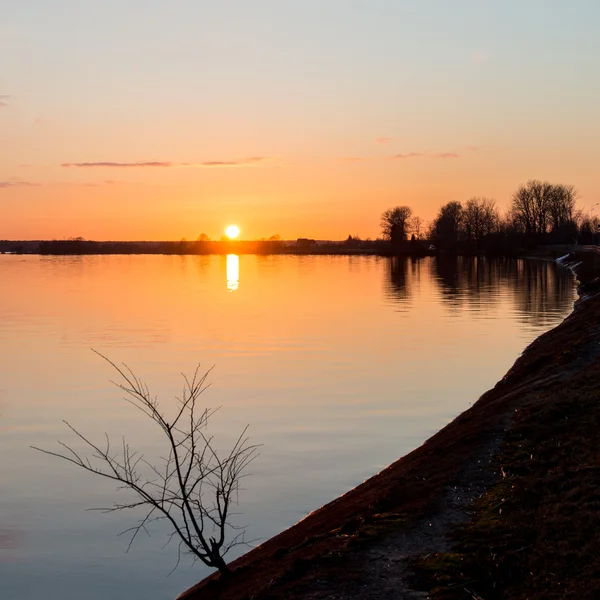 Puesta de sol sobre el mar — Foto de Stock