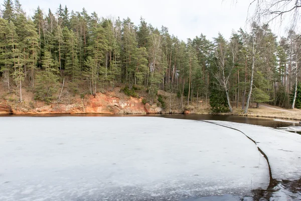 Zandstenen rotsen in de Gaujas Nationaalpark, Letland — Stockfoto