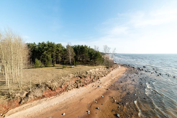 Partvonal Balti-tenger strand sziklák és homok dűnék — Stock Fotó