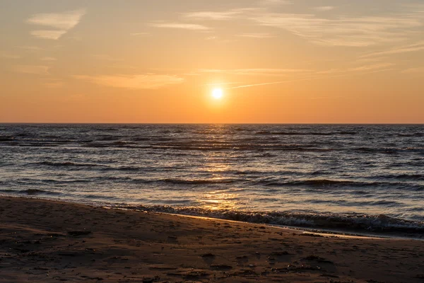 Puesta de sol sobre el mar — Foto de Stock