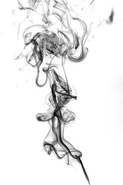 beyaz arkaplanda siyah duman 