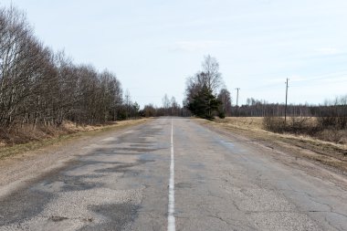 Bahar boş ülkede yol