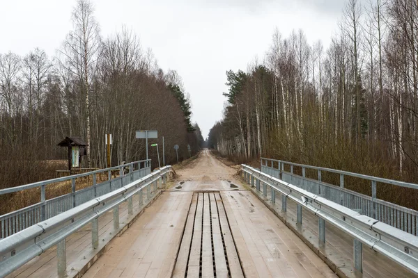 Lege landweg in het voorjaar van — Stockfoto